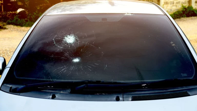Olvida pasar por Carglass: Amazon tiene el kit para reparar la luna de tu coche por 10 euros
