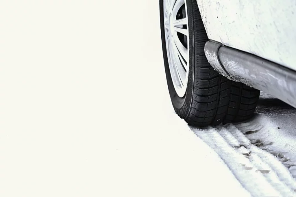 Coche en la nieve