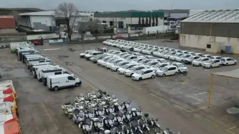 Si quieres un coche del Ayuntamiento de Madrid solo te va a costar 300 euros