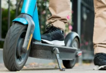 Casco, seguro… Todo lo que vas a necesitar para conducir tu patinete eléctrico sin llevarte una multa