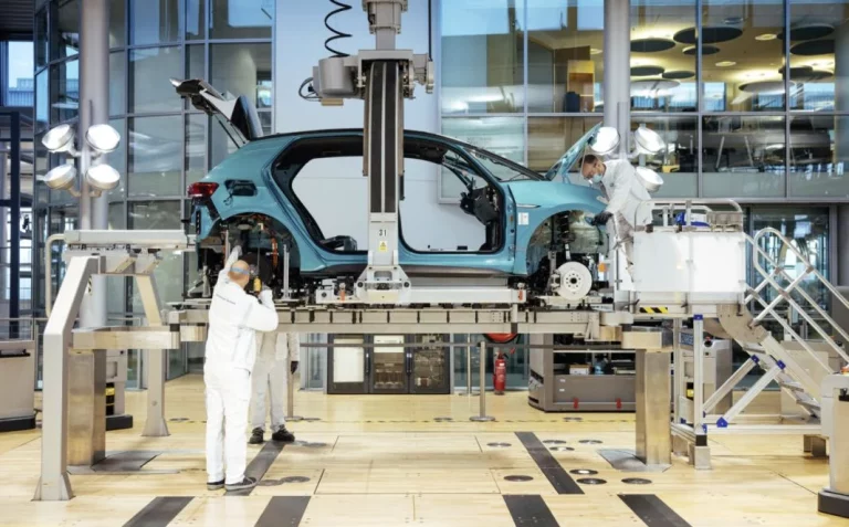 Los fabricantes de coches hacen cálculos de lo que suponen los aranceles de Trump