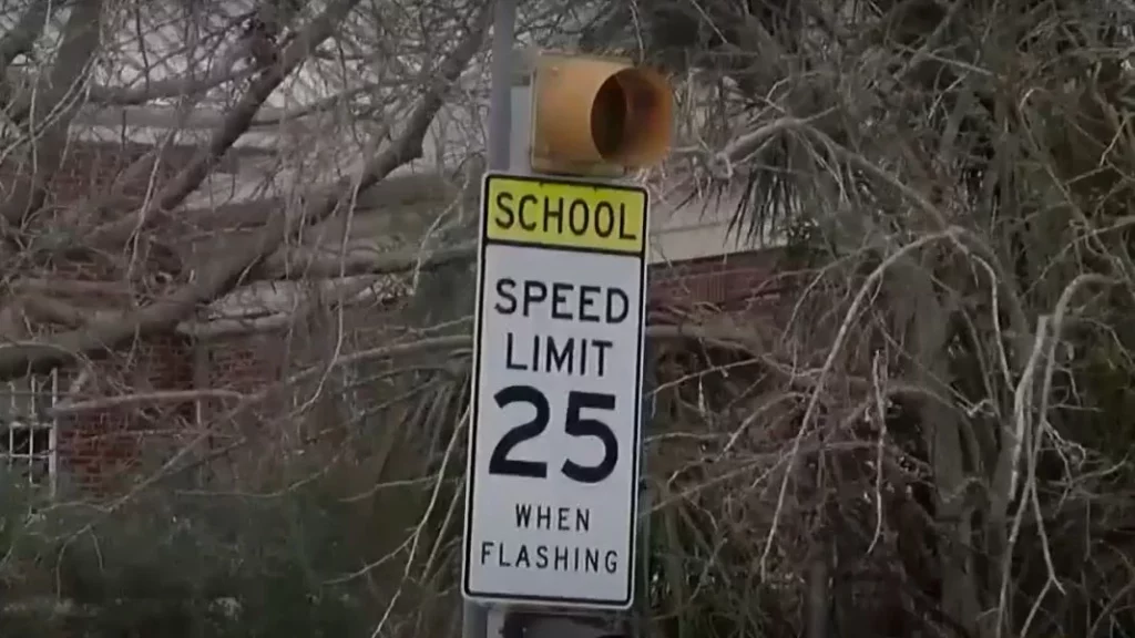 La ciudad que rompe las normas y quita todos los radares de velocidad de las zonas escolares 1 Motor16 No solo sacarían los radares