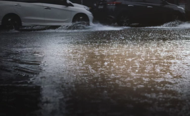 Android Auto tiene la mejor App para aquellos que tienen que conducir cuando llueve o nieva