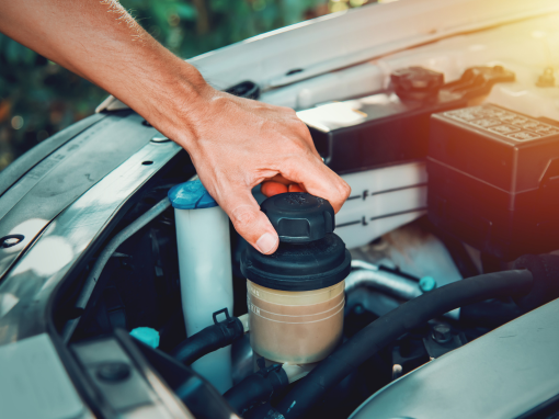 El líquido que debes cambiar a tu coche y que jamás lo has hecho en toda su vida