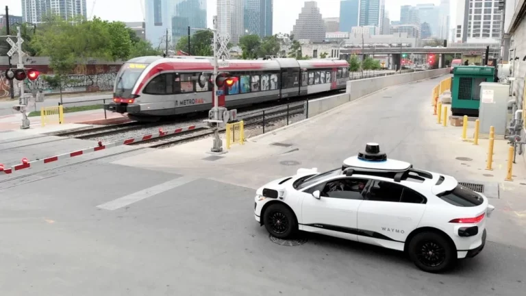 A estos taxis les han puesto 589 multas en un año: Y no hay conductores para hacerse responsables