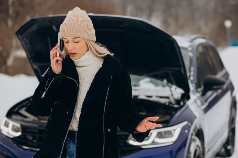 Si tu coche no arranca, no llames a la grúa: esto es lo primero que tienes que hacer