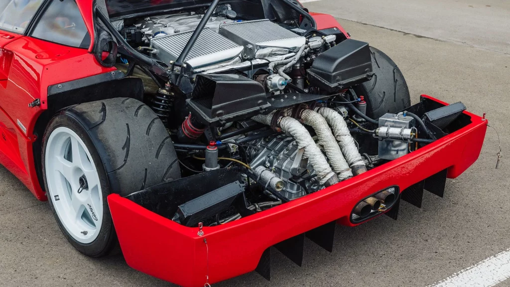 1989 Ferrari F40 Competizione. Imagen motor.