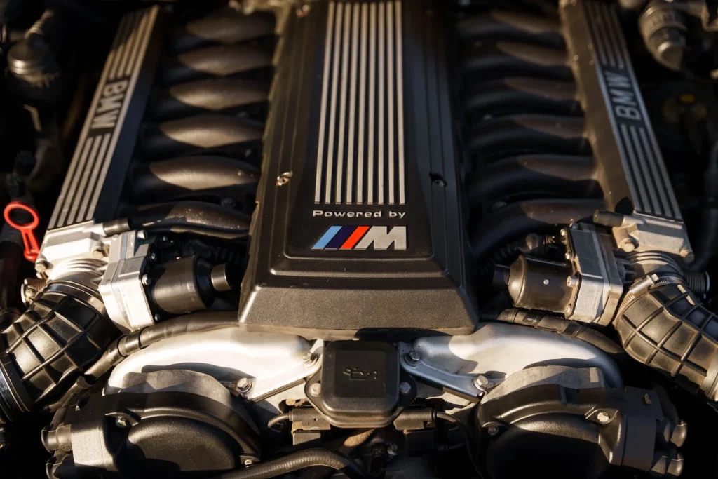 1995 BMW 850 CSi BaT 32 Motor16