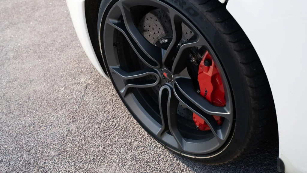2012 mclaren mp4 12c jenson button 12 Motor16