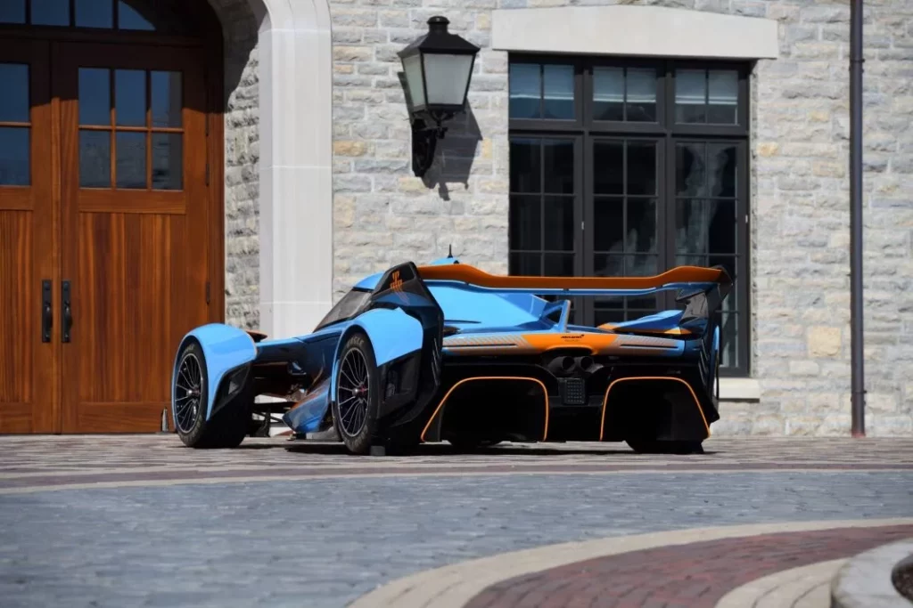 2022 McLaren Solus GT. Mecum. Imagen trasera.