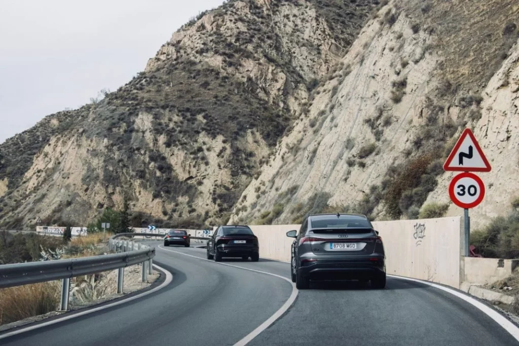 2025 Audi e-tron drive. Imagen viaje.
