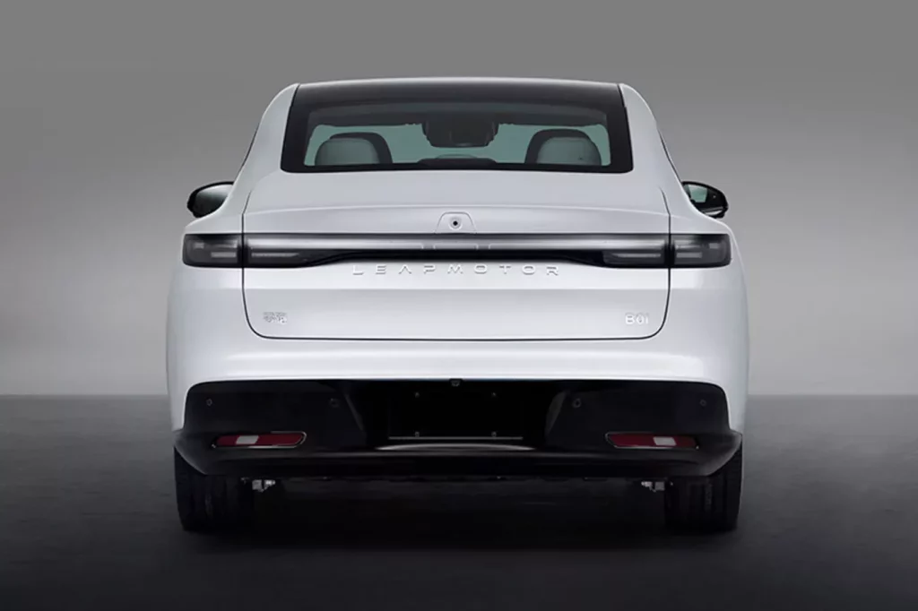 2025 Leapmotor B01. MIIT. Imagen trasera.