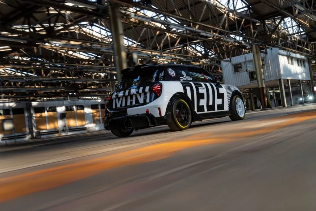 2025 Mini John Cooper DEUS 24 H Nurburgring 10 Motor16