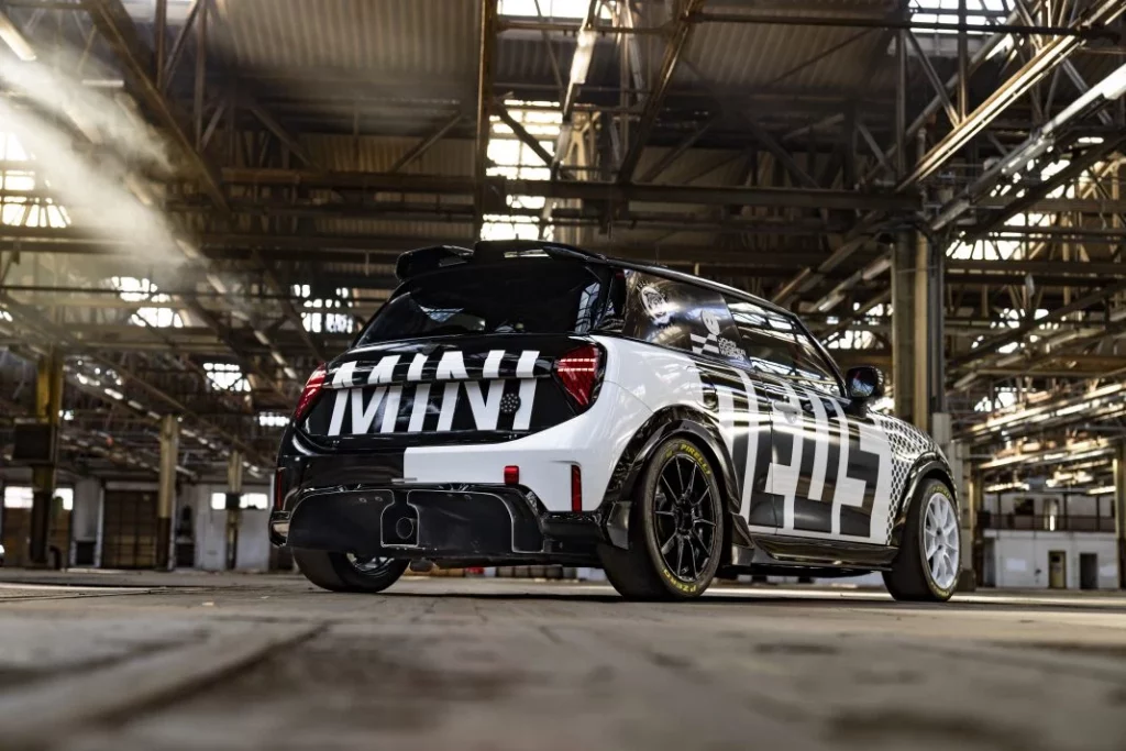 2025 Mini John Cooper DEUS 24 H Nurburgring 2 Motor16