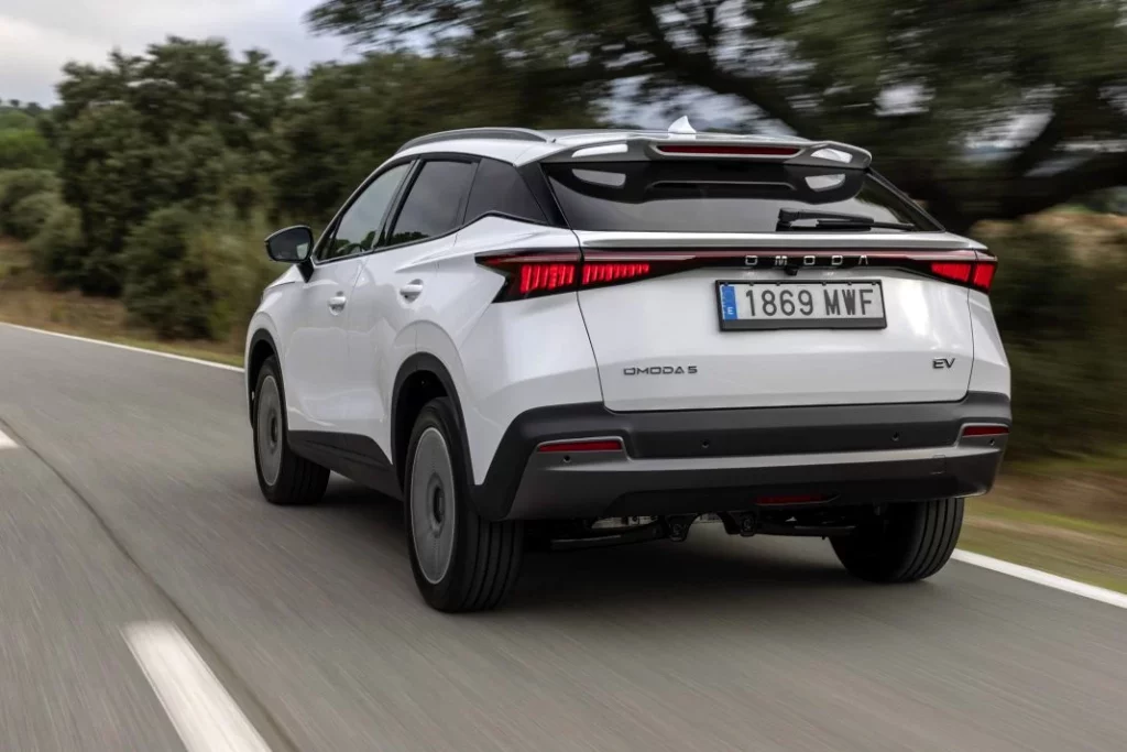 2025 Omoda 5 EV. Imagen movimiento.