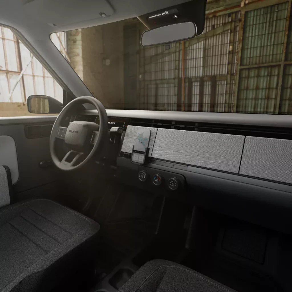2025 Slate Auto. Pick-Up eléctrico. Imagen interior.