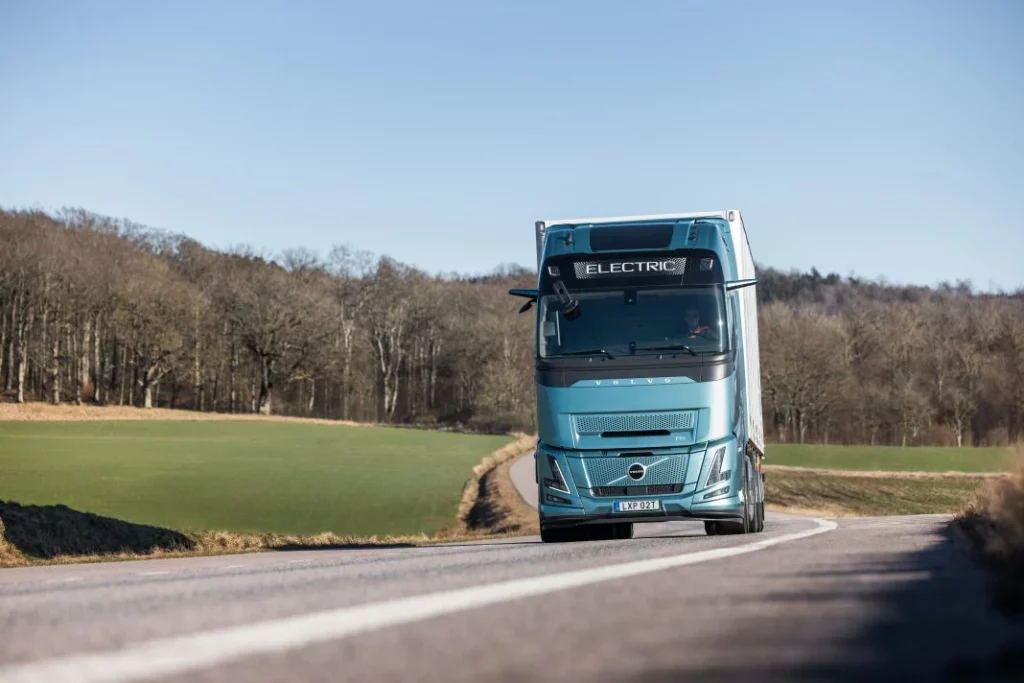 2025 Volvo Trucks Camion Espejos retrovisores digitales 2 Motor16