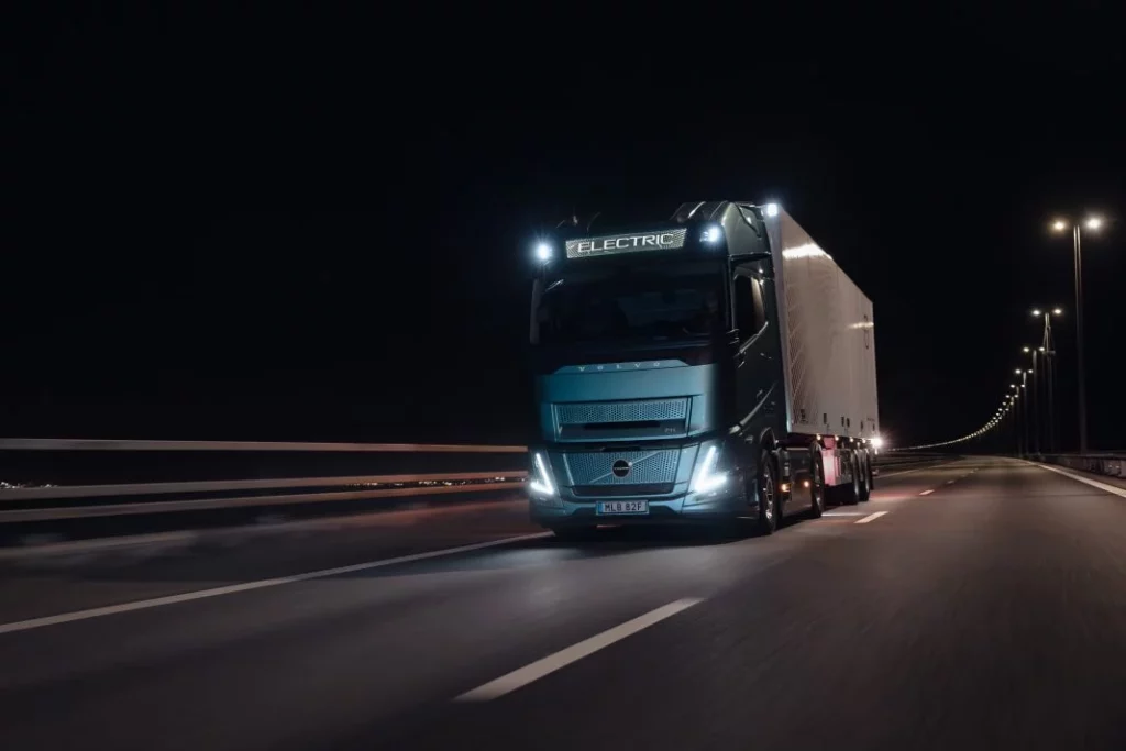 2025 Volvo Trucks Camion Espejos retrovisores digitales 4 Motor16