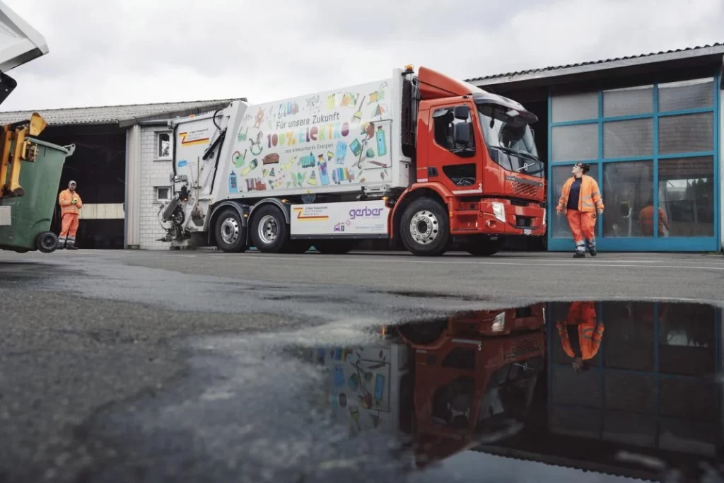 2025 Volvo Trucks. Camión eléctrico. Imagen camión de basura.