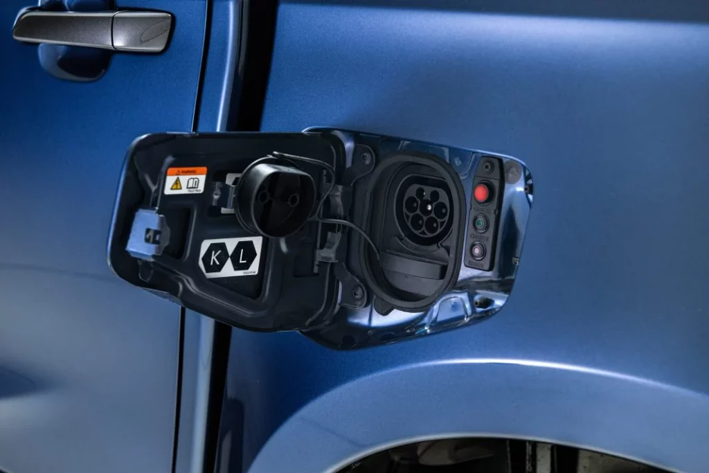 2025 isuzu d max ev 7 Motor16