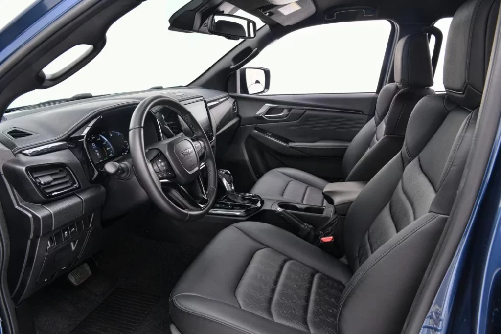 2025 Isuzu D-Max EV. Imagen interior.