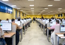 ¿Puedo acudir a un curso de recuperación de puntos conduciendo mi coche? Esto es lo que dice la ley