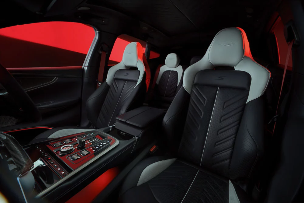 Aston Martin DBX S 18 Motor16