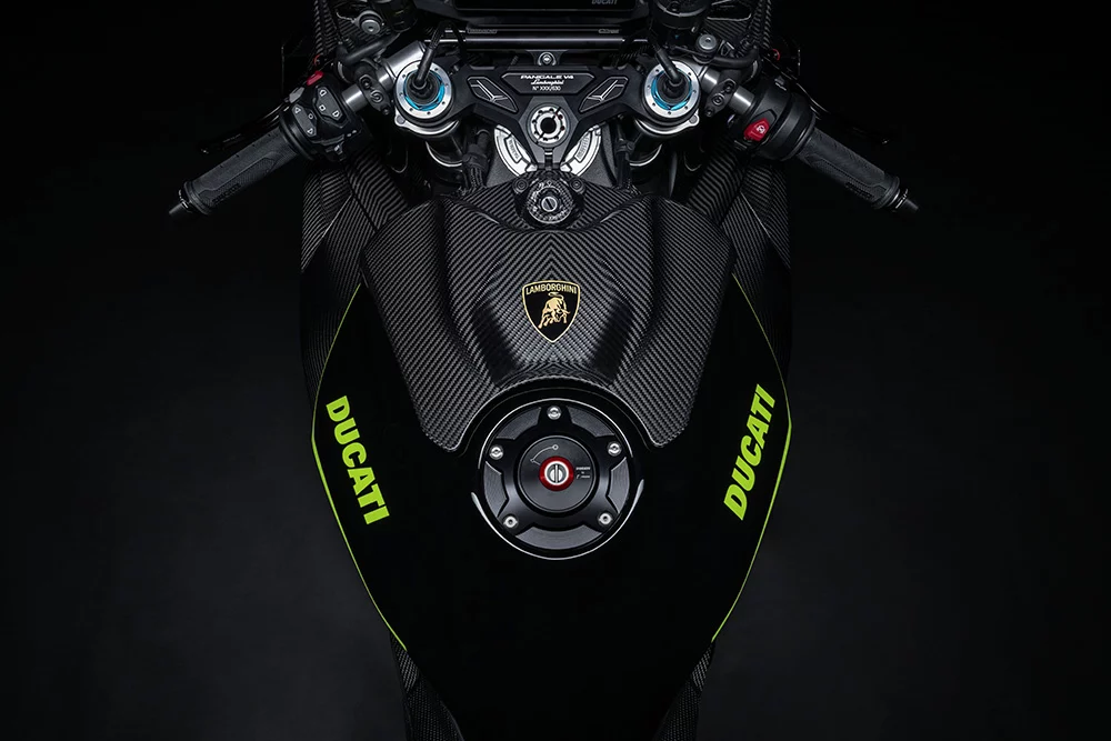 Ducati Panigale V4 Lamborghini 9 Motor16