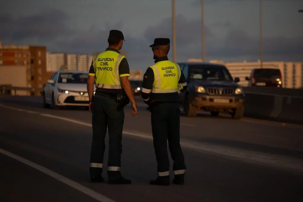 El día que Tráfico pondrá horario a los ciclistas: estas son las horas en las que podrás montar en bici 1 Motor16 Guardia Civil Tráfico