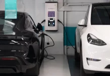 La OCU te lo dice alto y claro: si quieres cargar tu coche eléctrico rápido, olvídate de hacerlo en estos sitios