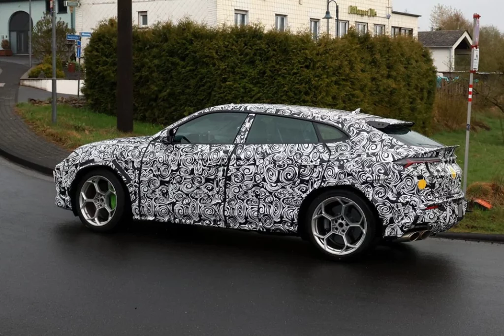Lamborghini Urus SE Performante 17 Motor16