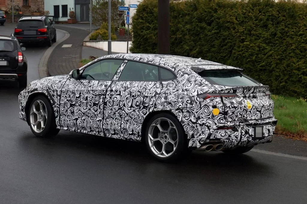 Lamborghini Urus SE Performante 18 Motor16
