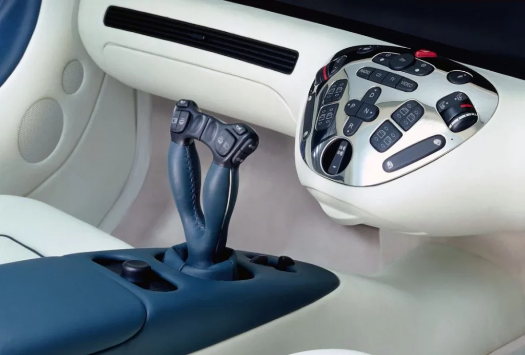 MERCEDES F200 IMAGINATION Motor16