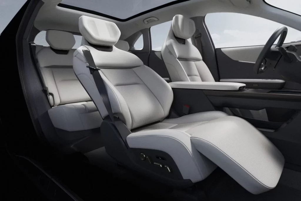 Mazda CX 6e 19 Motor16