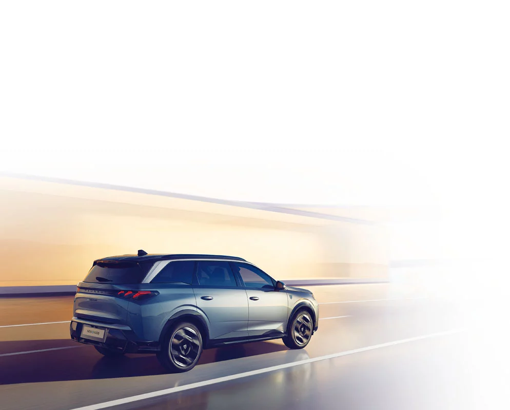 PEUGEOT 5008 8 Motor16