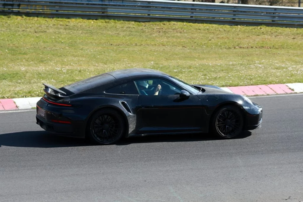 Porsche 911 992.2 Turbo 8 Motor16