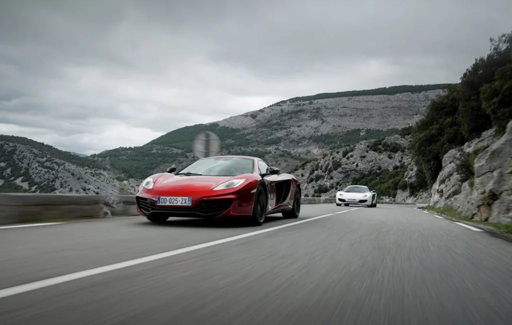 VE25 McLaren MP2 12Cs 9 Motor16