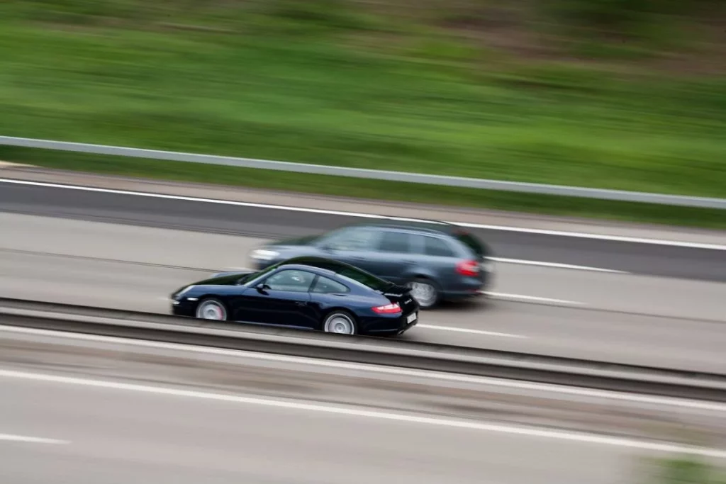 Velocidad vehiculo prueba FV Pixabay speed limit 3397087 1280 Motor16