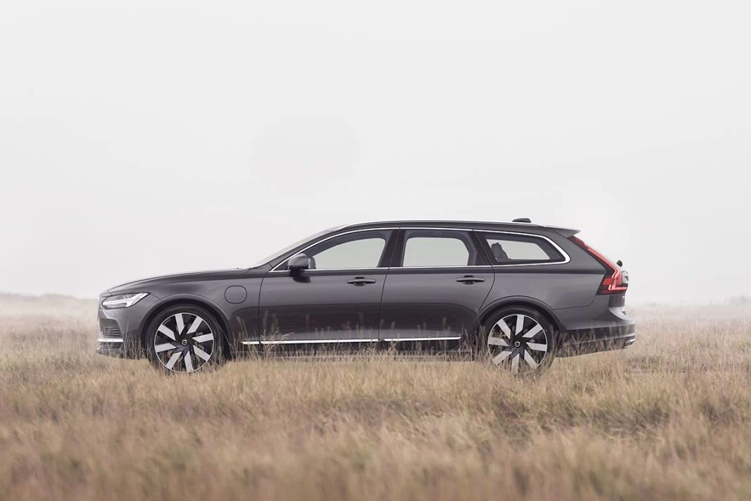 Volvo-V90_T8_Platinum_Grey.webp