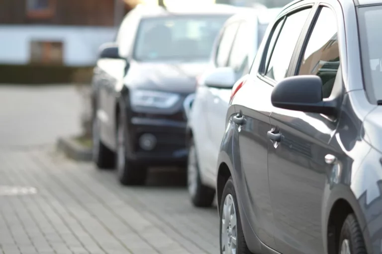 El número de días que puedes tener aparcado tu coche en la calle antes de que se lo lleve la grúa