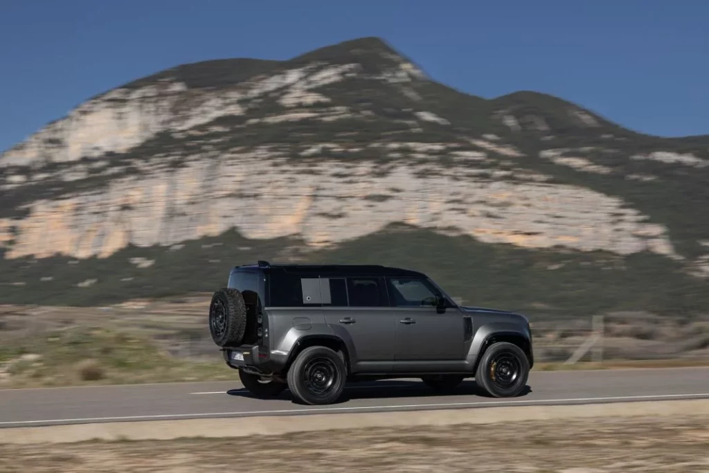 land rover Defender OCTA 2025 prueba Les Comes 11 Motor16