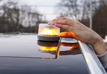 La DGT avisa sobre las luces de emergencia V16 que compras por AliExpress, Temu… No te van a valer en cuestión de seis meses
