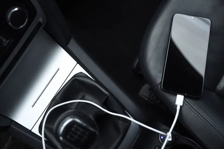 Ni en Temu, Amazon o AliExpress encontrarás el adaptador para tu coche que ofrece Leroy Merlin a precio de risa