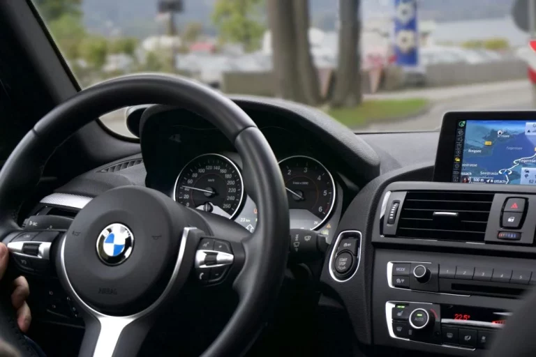 Las apps no oficiales de Android Auto que cambian por completo la experiencia de usuario