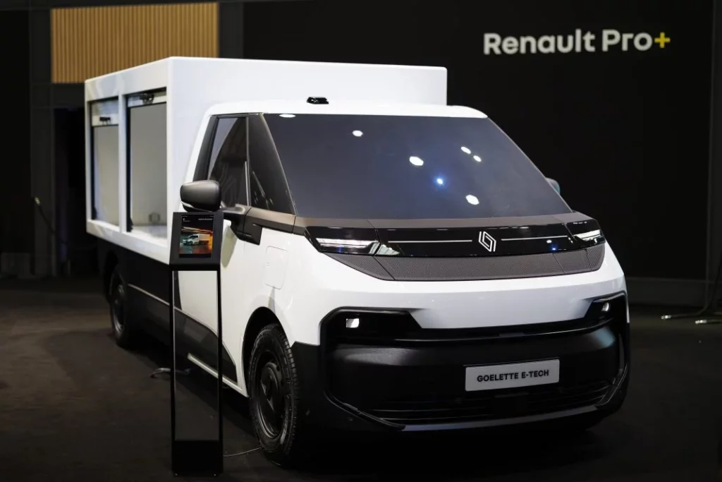 presentacion renault trafic goelette estafette 4 Motor16