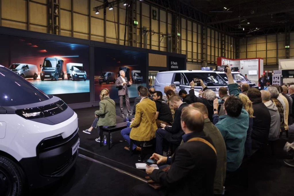 presentacion renault trafic goelette estafette 7 Motor16
