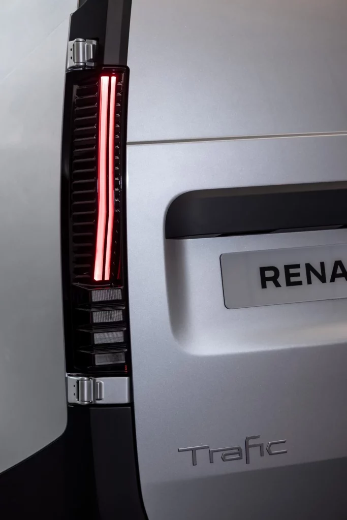 renault Trafic electric ev 12 Motor16