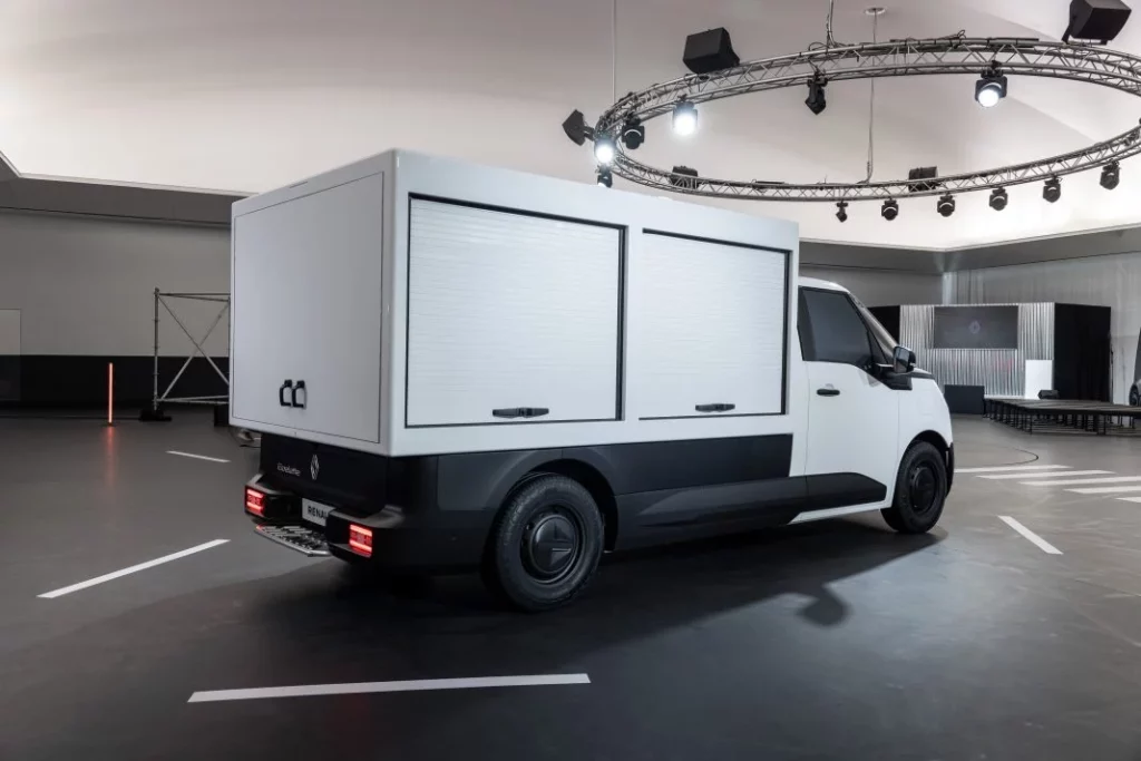 renault trafic Goelette electric ev 4 Motor16