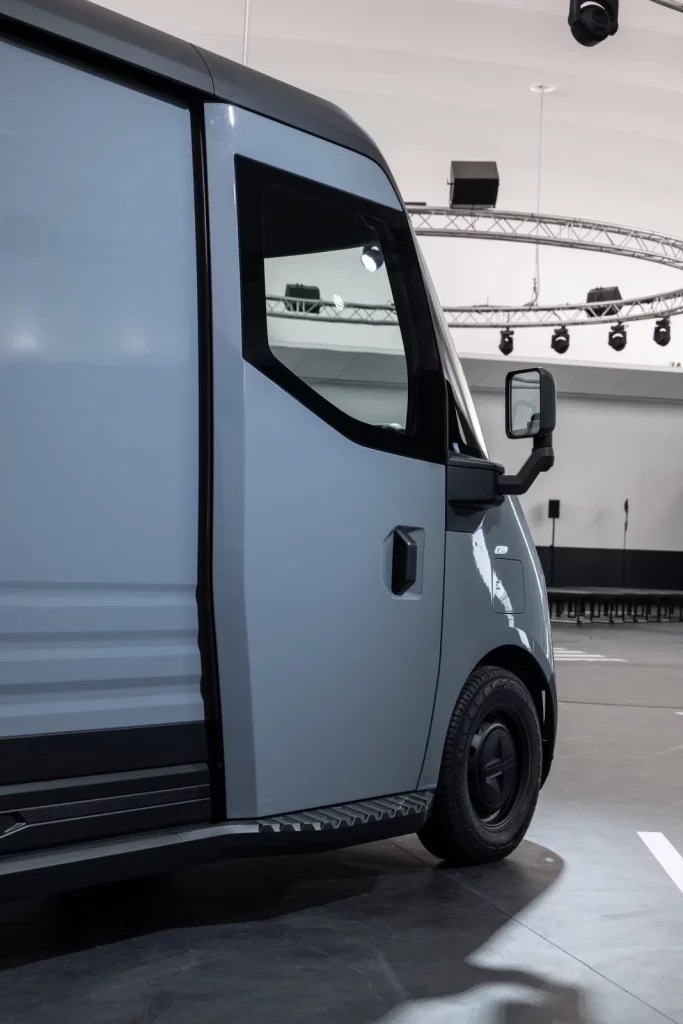 renault trafic estafette ev electric 15 Motor16