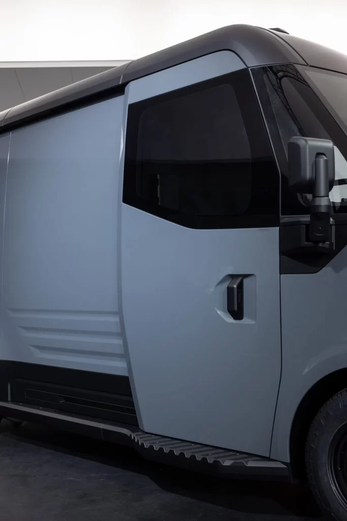 renault trafic estafette ev electric 16 Motor16